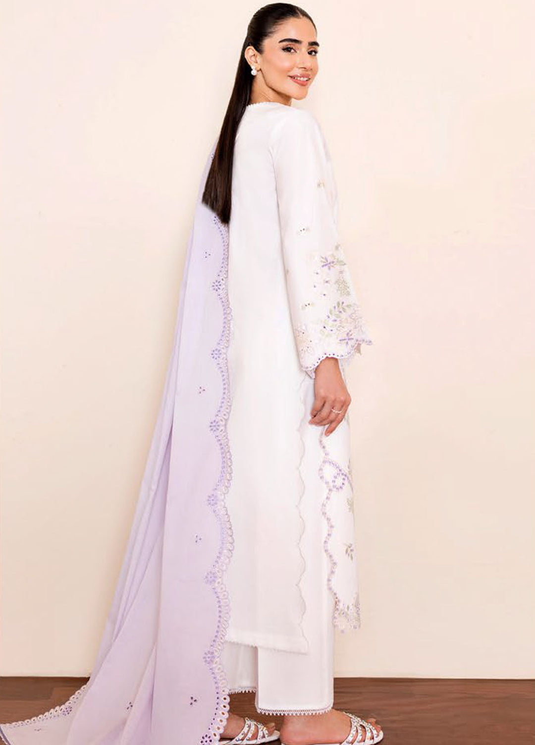 Seran Embroidered Lawn Suits Unstitched 3 Piece SN25ULL D-07 Zureya - Summer Collection