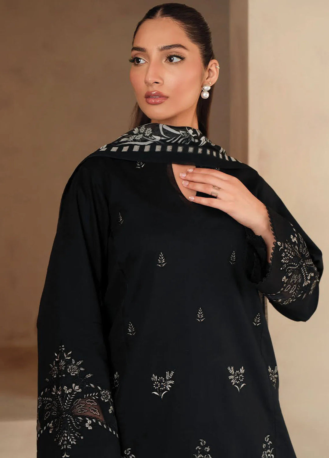 Seran Monochrome Embroidered Lawn Suit Unstitched 3 Piece SRN24M D-05 Onyx - Summer Collection
