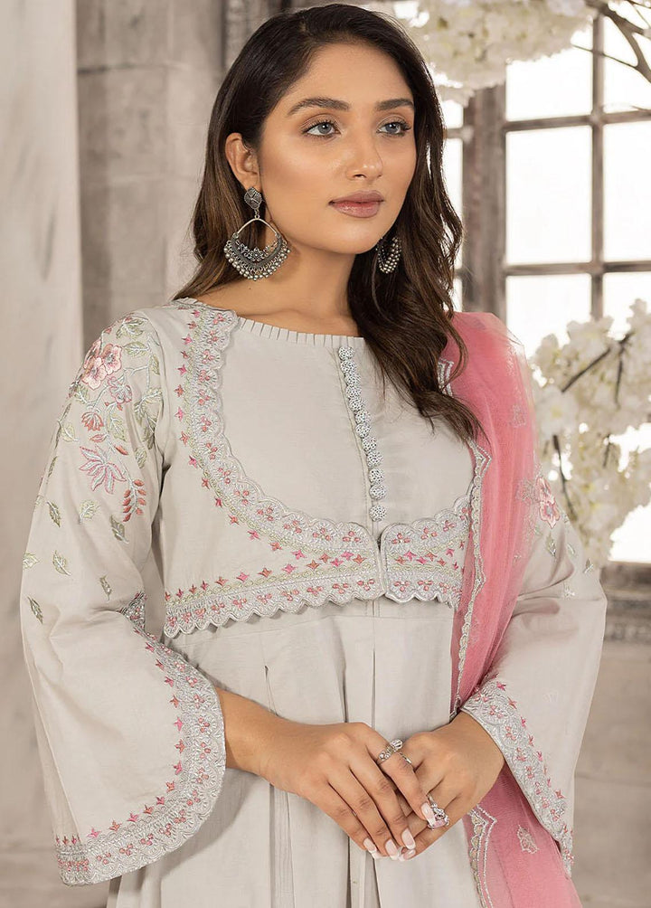 Madame Pret Embroidered Lawn 3 Piece Suit MDM23S 2603