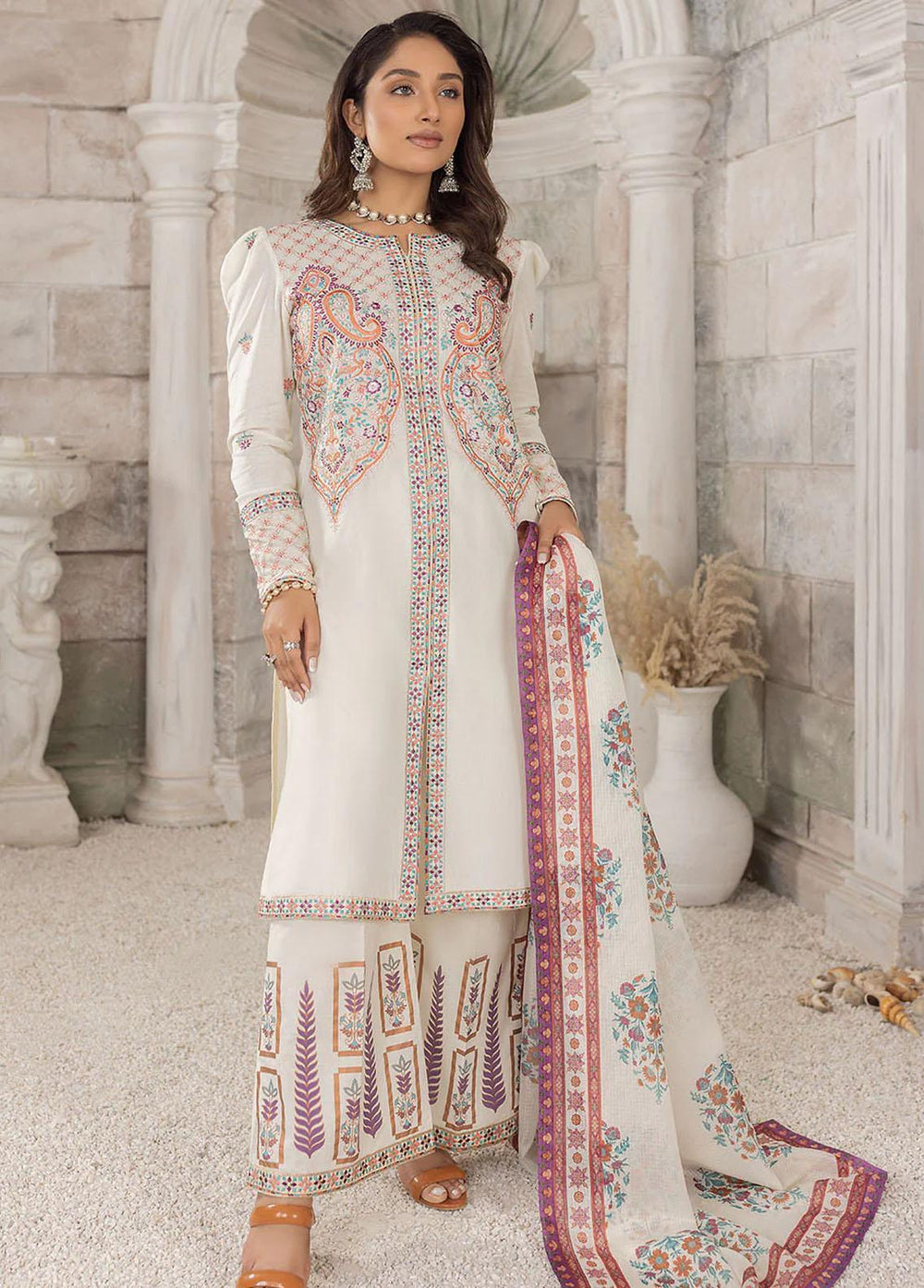 Madame Pret Embroidered Lawn 3 Piece Suit MDM23S 2607