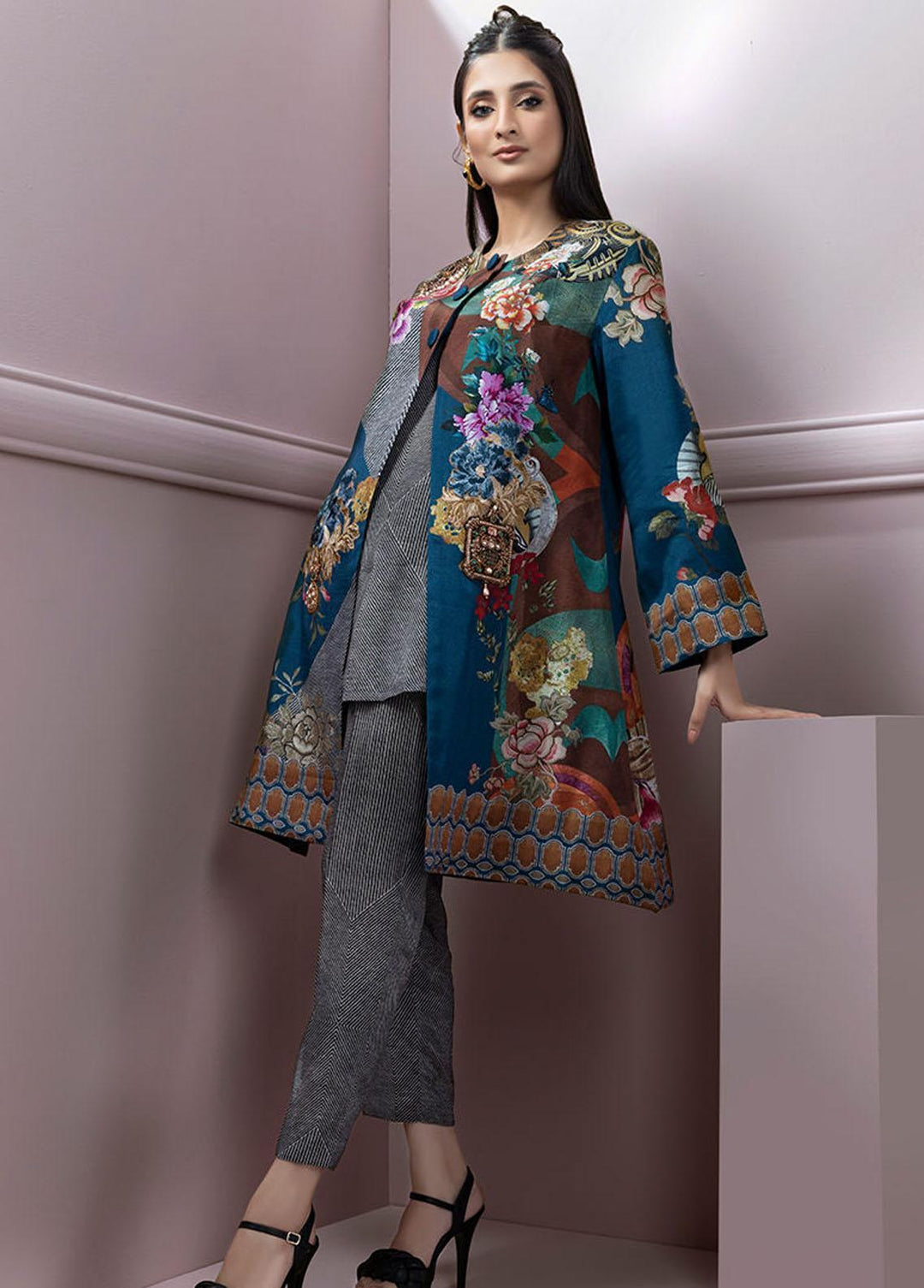 Shamaeel Ansari Pret Embroidered Silk 3 Piece Glam-09