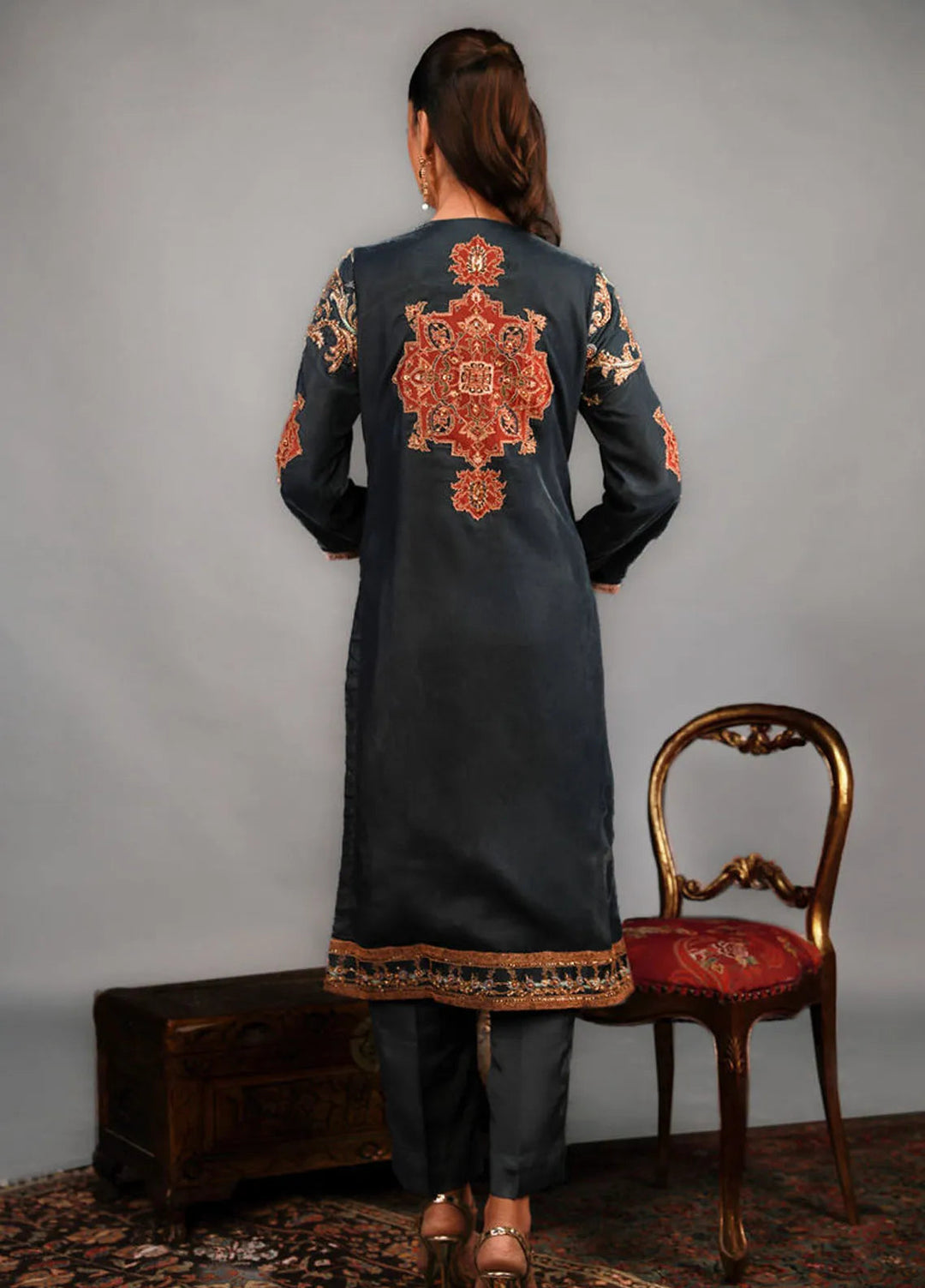 Shamaeel Ansari Pret Embroidered Velvet 2 Piece Suit TRE-11