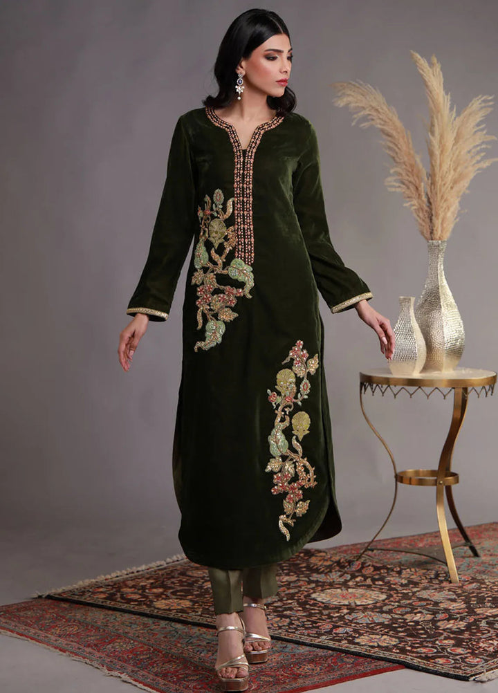 Shamaeel Ansari Pret Embroidered Velvet 2 Piece Suit WFE-08