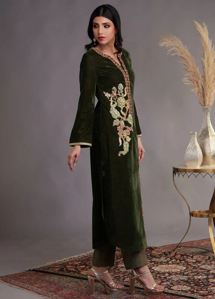 Shamaeel Ansari Pret Embroidered Velvet 2 Piece Suit WFE-08