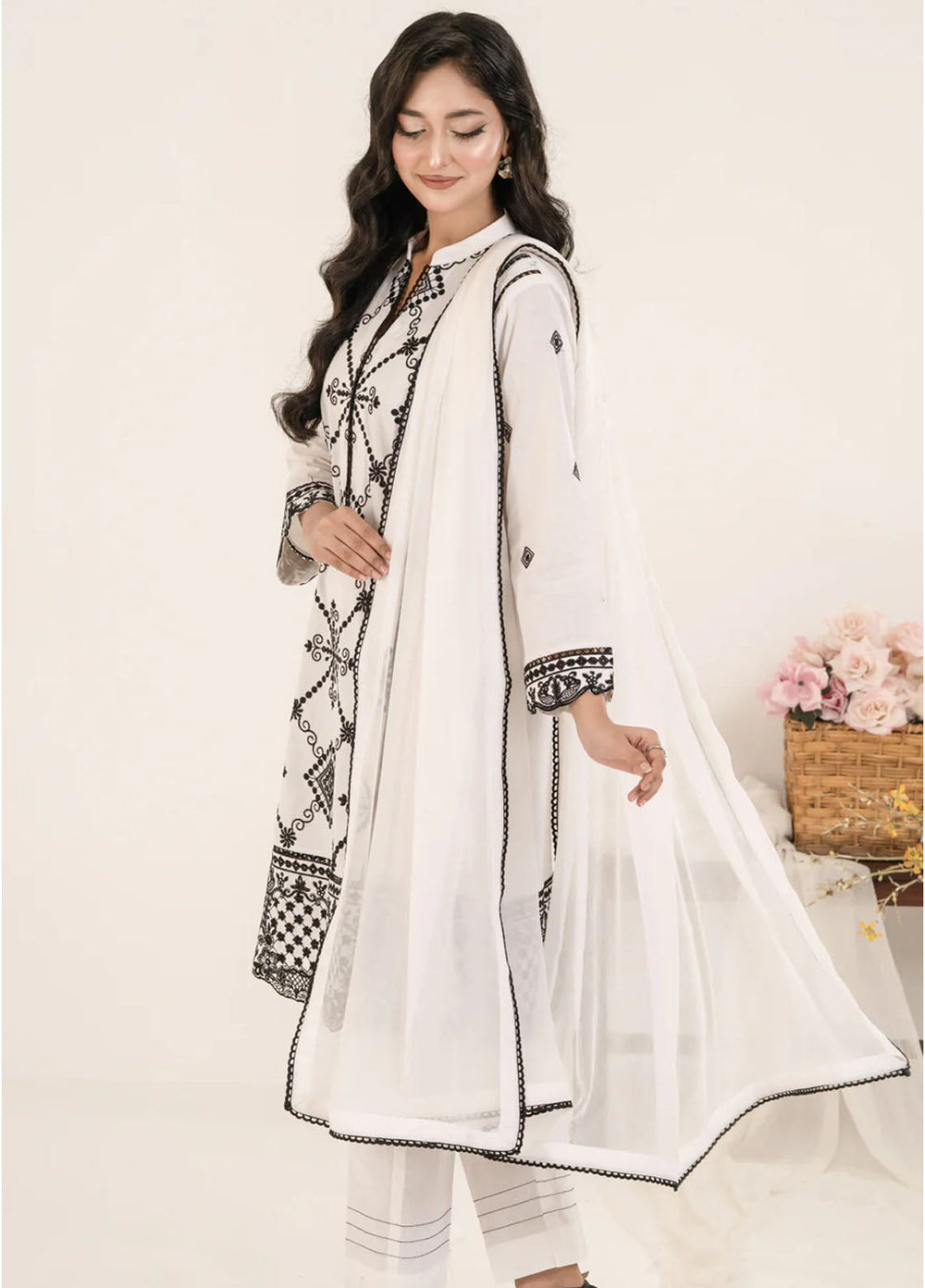 Shamooz Pret Embroidered Cotton 3 Piece Suit SE-025