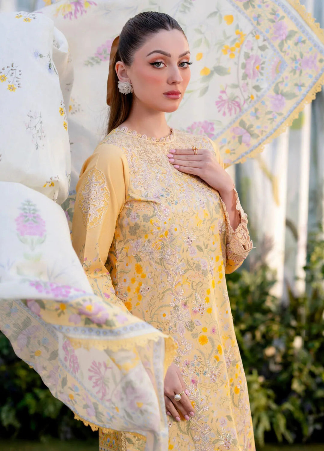 Shezlin by Aabyaan Embroidered Lawn Suits Unstitched 3 Piece ABY25SCR AR-02 Nisa - Ramadan Collection