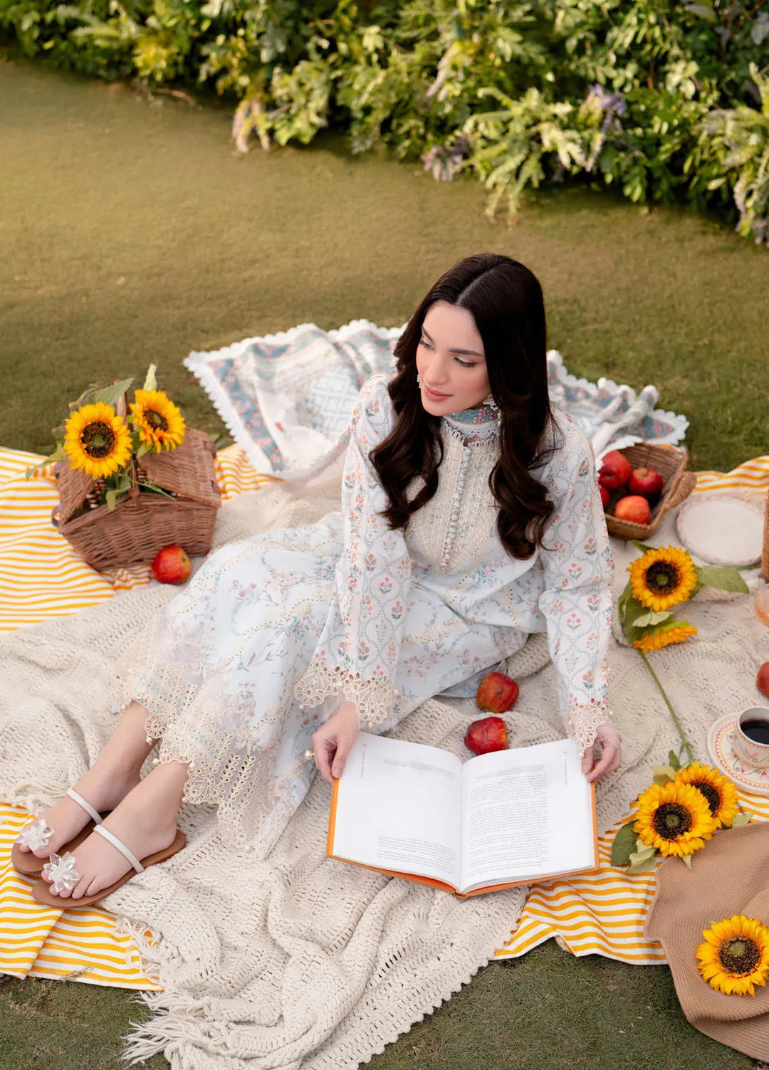 Shezlin by Aabyaan Embroidered Lawn Suits Unstitched 3 Piece ABY25SCR AR-04 Aysel - Ramadan Collection