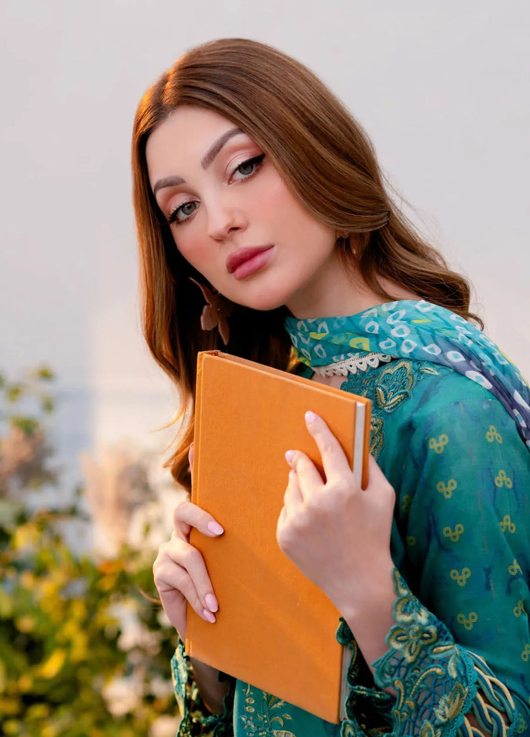 Shezlin by Aabyaan Embroidered Lawn Suits Unstitched 3 Piece ABY25SCR AR-11 Eslem - Ramadan Collection