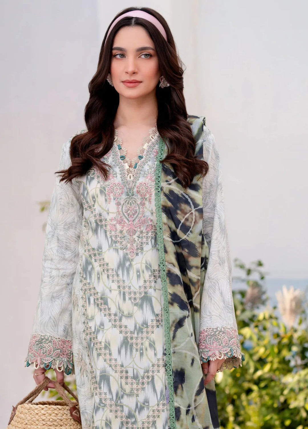 Shezlin by Aabyaan Embroidered Lawn Suits Unstitched 3 Piece ABY25SCR AR-12 Yelda - Ramadan Collection