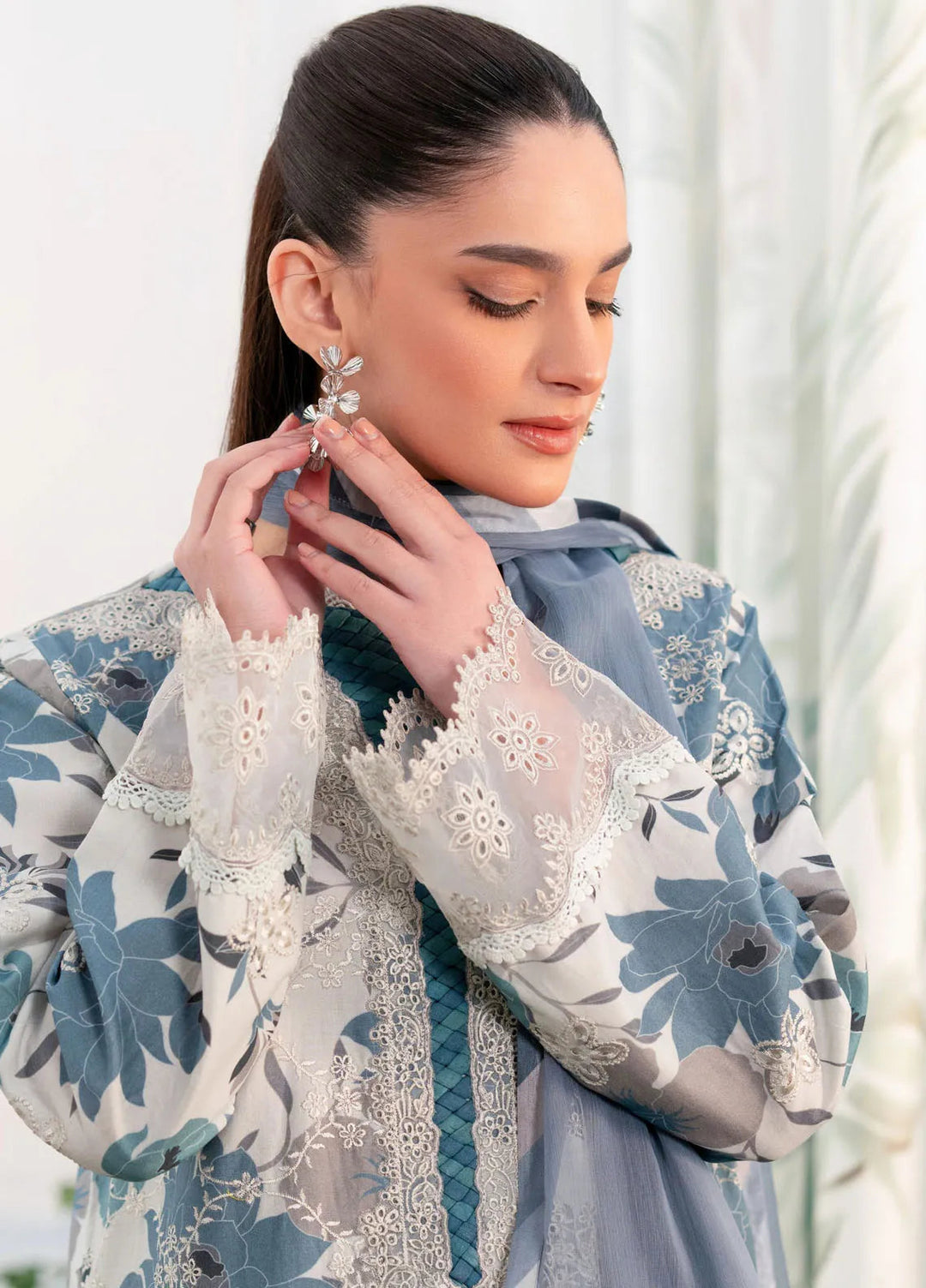 Shezlin by Aabyaan Embroidered Lawn Suits Unstitched 3 Piece ABY25SCR AR-14 Arzu - Ramadan Collection