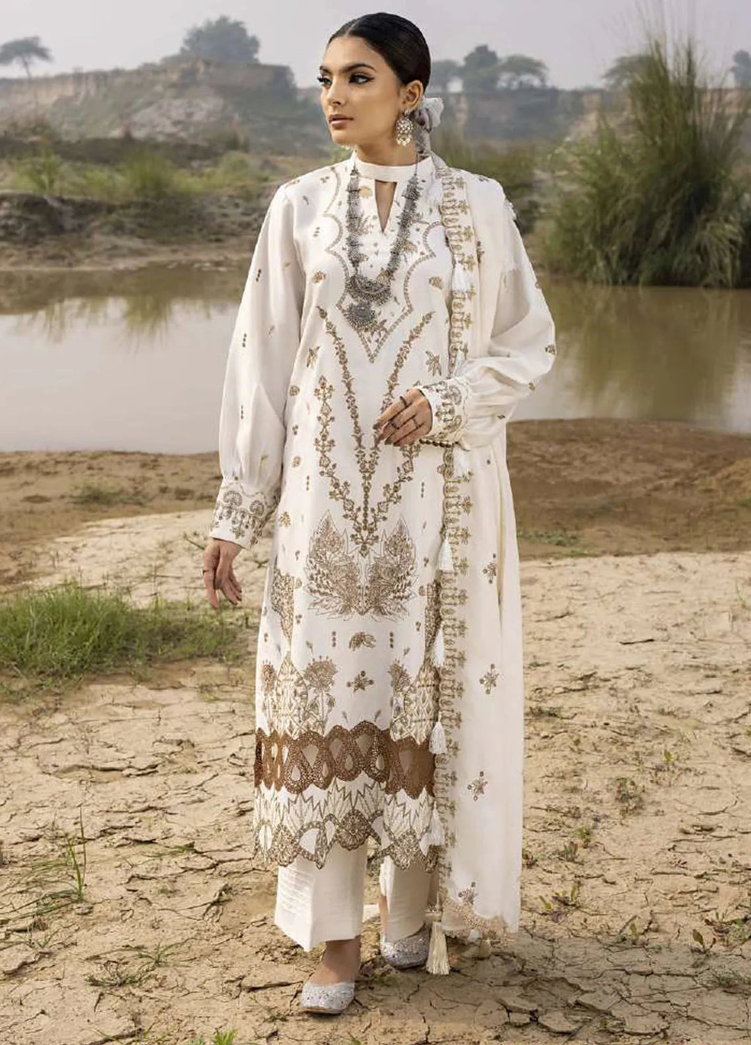 Sierra By Sidra Aleem Embroidered Wool Suit Unstitched 3 Piece SA24SW D-01 - Winter Collection