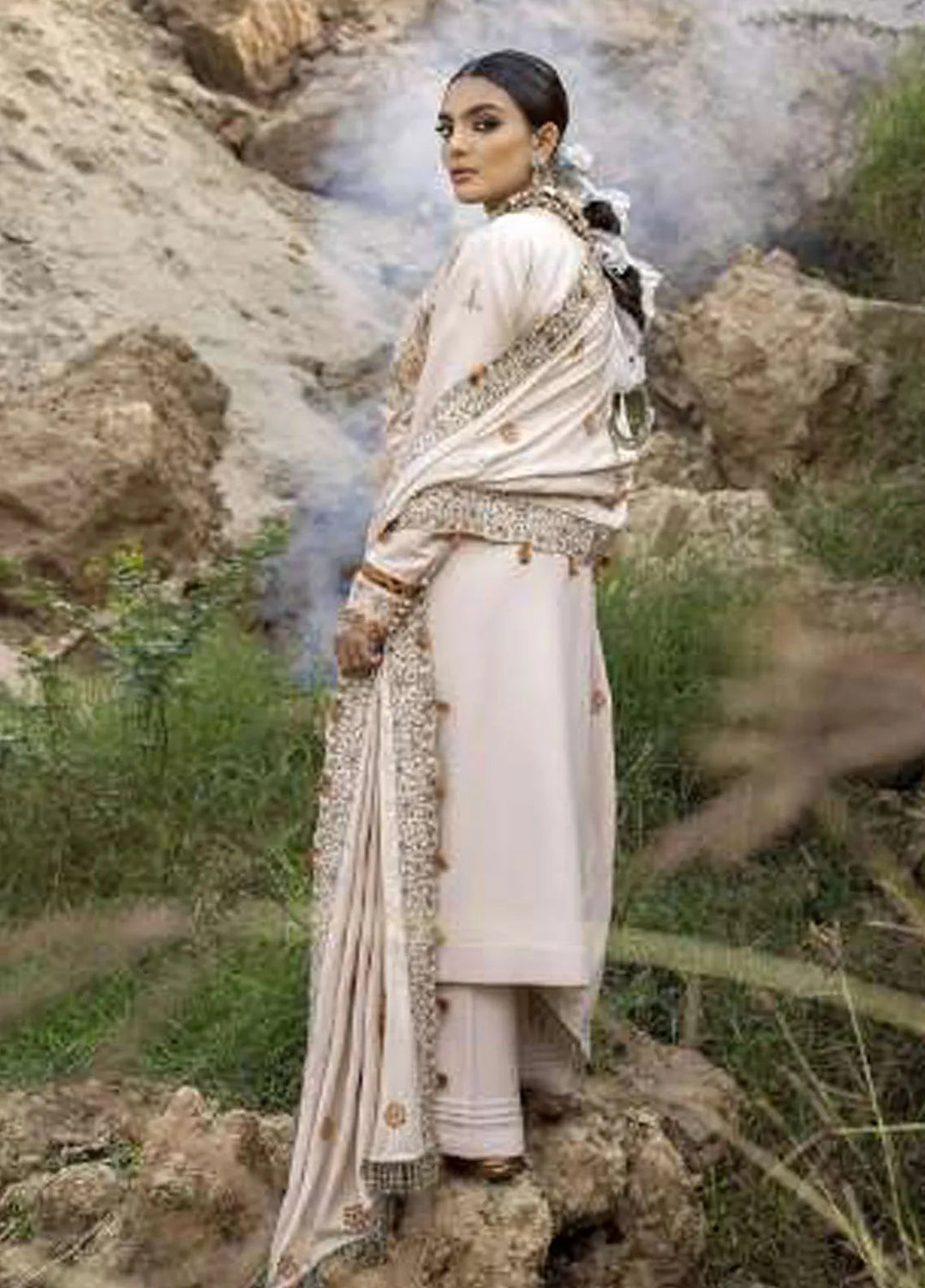 Sierra By Sidra Aleem Embroidered Wool Suit Unstitched 3 Piece SA24SW D-09 - Winter Collection