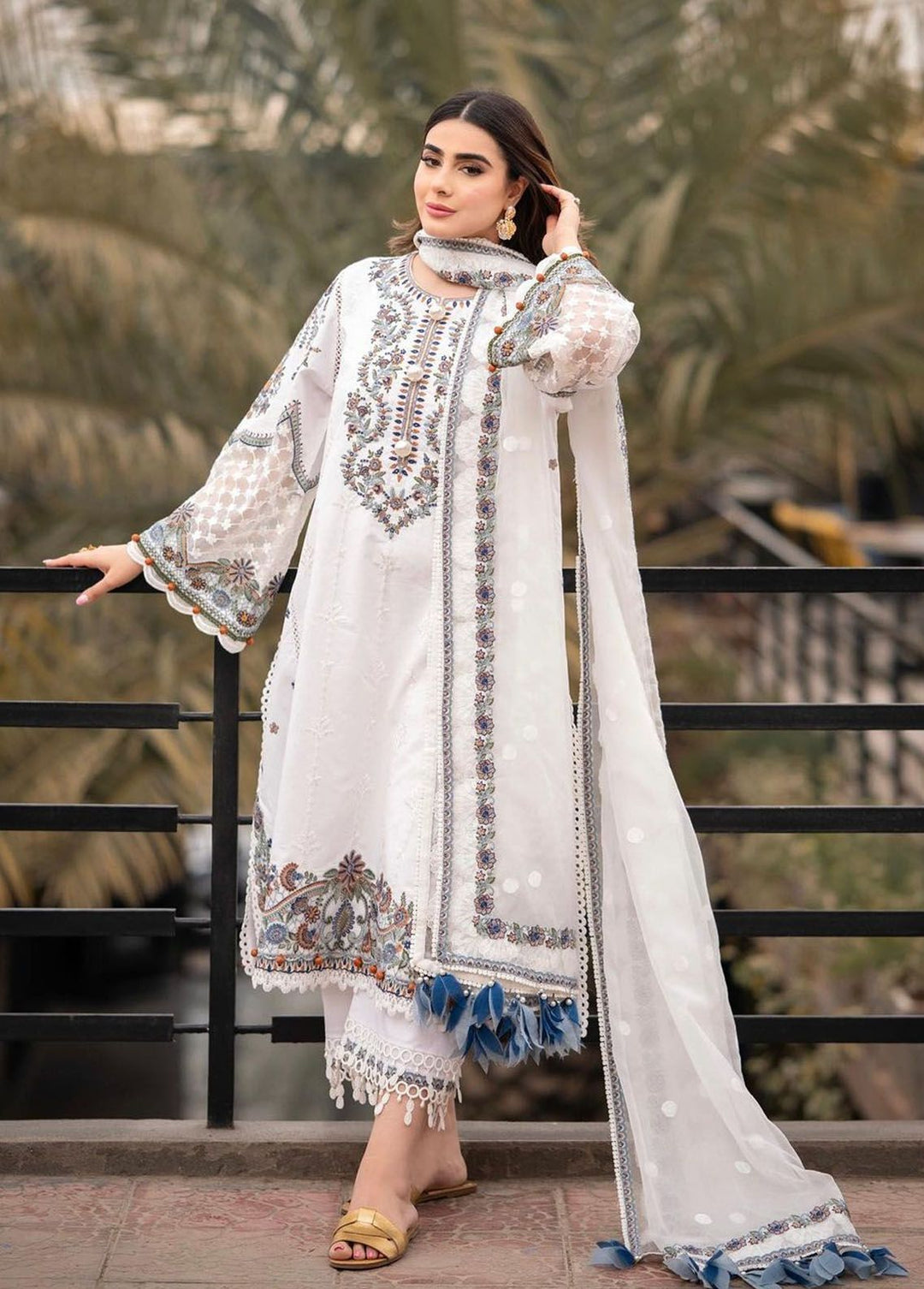 Siraa By Sadaf Fawad Khan Embroidered Lawn Suits Unstitched 3 Piece SDF24S Amira A - Luxury Collection