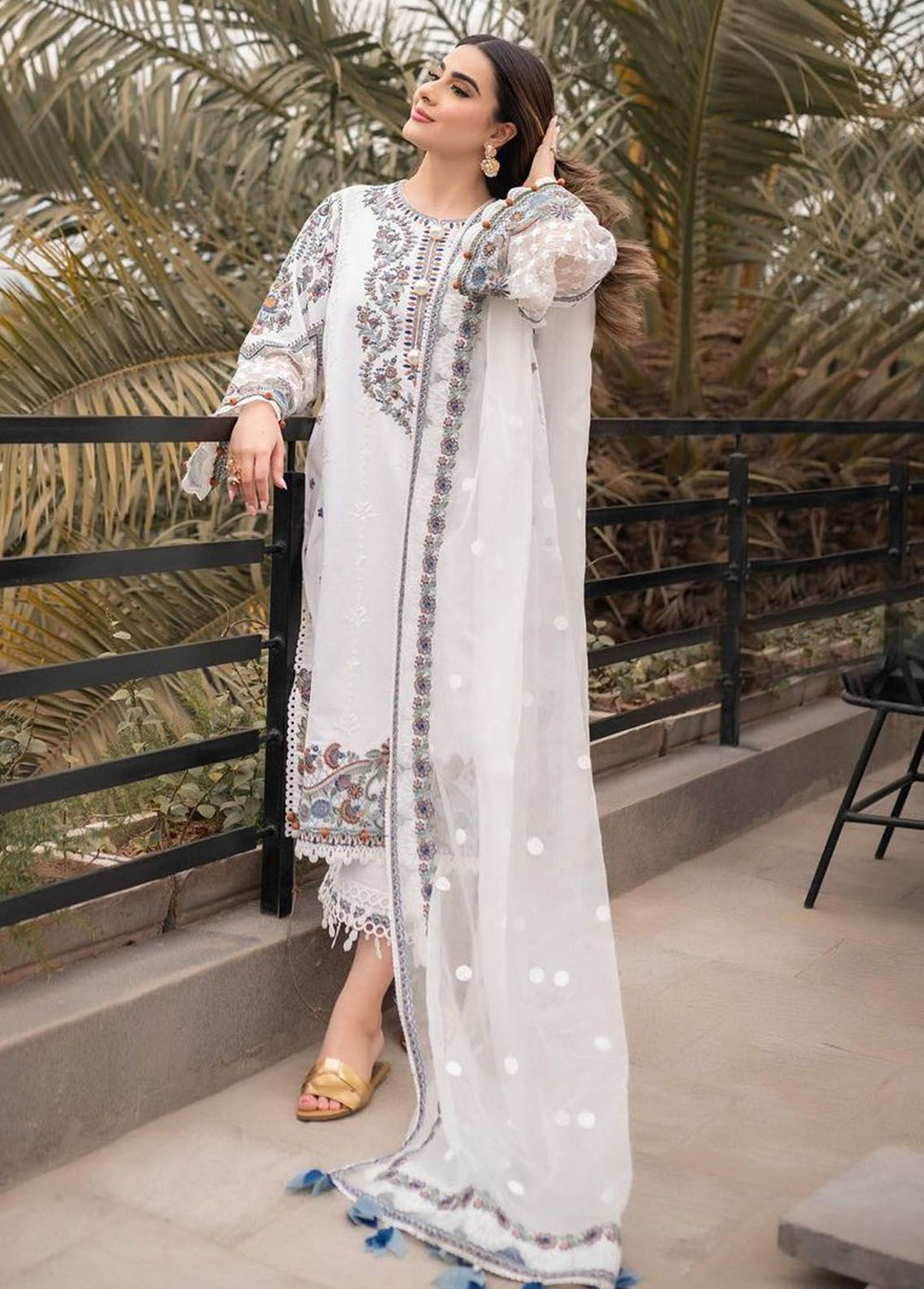 Siraa By Sadaf Fawad Khan Embroidered Lawn Suits Unstitched 3 Piece SDF24S Amira A - Luxury Collection