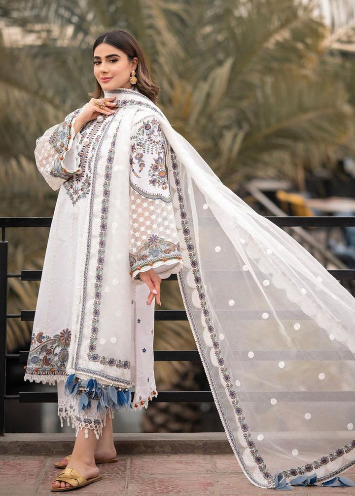 Siraa By Sadaf Fawad Khan Embroidered Lawn Suits Unstitched 3 Piece SDF24S Amira A - Luxury Collection
