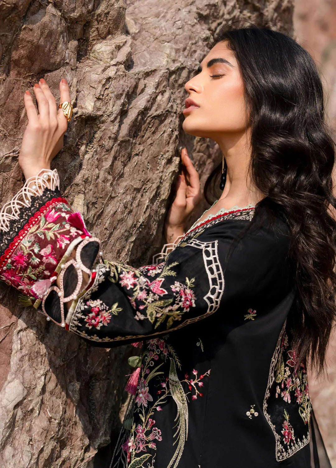 Sirene by Mahnur Embroidered Lawn Suit Unstitched 3 Piece MN25L D-10 Azure - Summer Collection