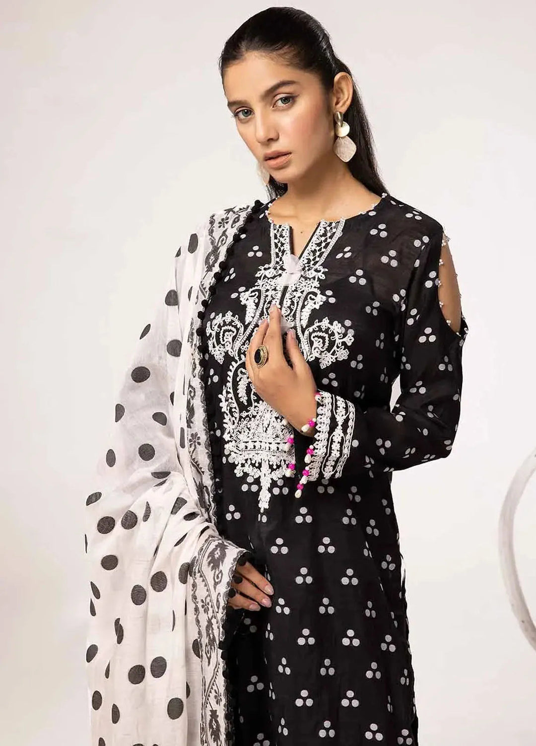 Slate By Gul Ahmed Embroidered Jacquard Suit Unstitched 4 Piece GA24SBW MJ-42022 - Summer Collection