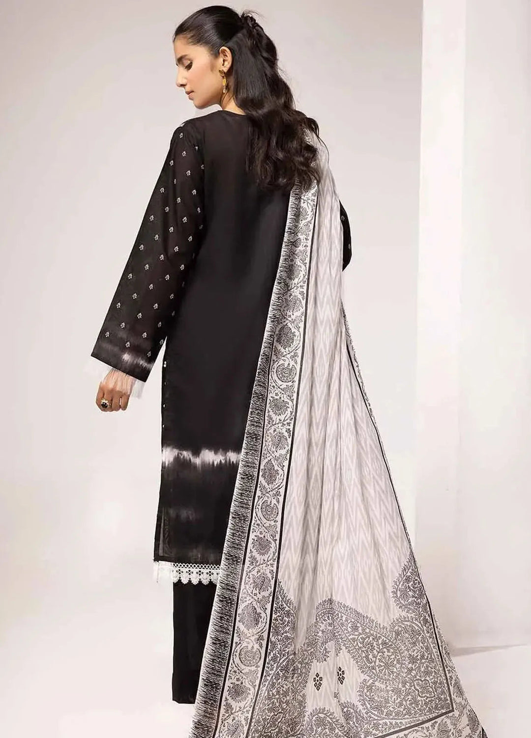 Slate By Gul Ahmed Printed Lawn Suit Unstitched 3 Piece GA24SBW B-42017 - Summer Collection