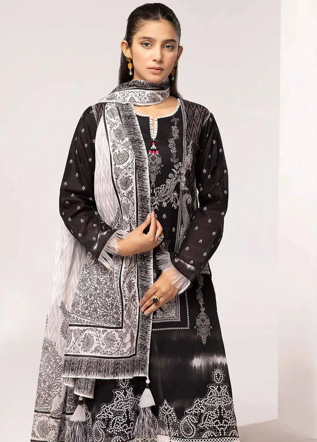 Slate By Gul Ahmed Printed Lawn Suit Unstitched 3 Piece GA24SBW B-42017 - Summer Collection