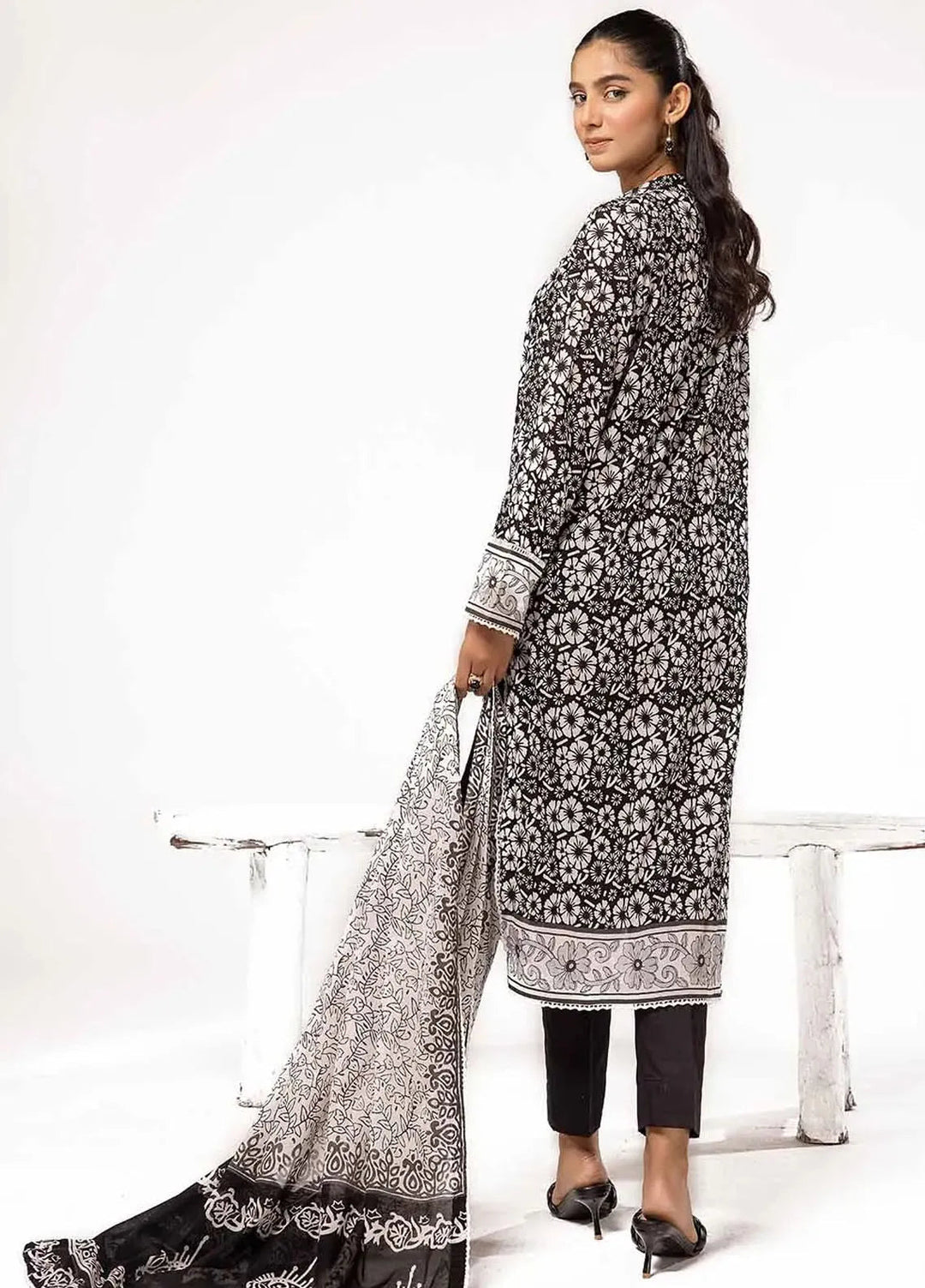 Slate By Gul Ahmed Printed Lawn Suit Unstitched 3 Piece GA24SBW B-42024 - Summer Collection