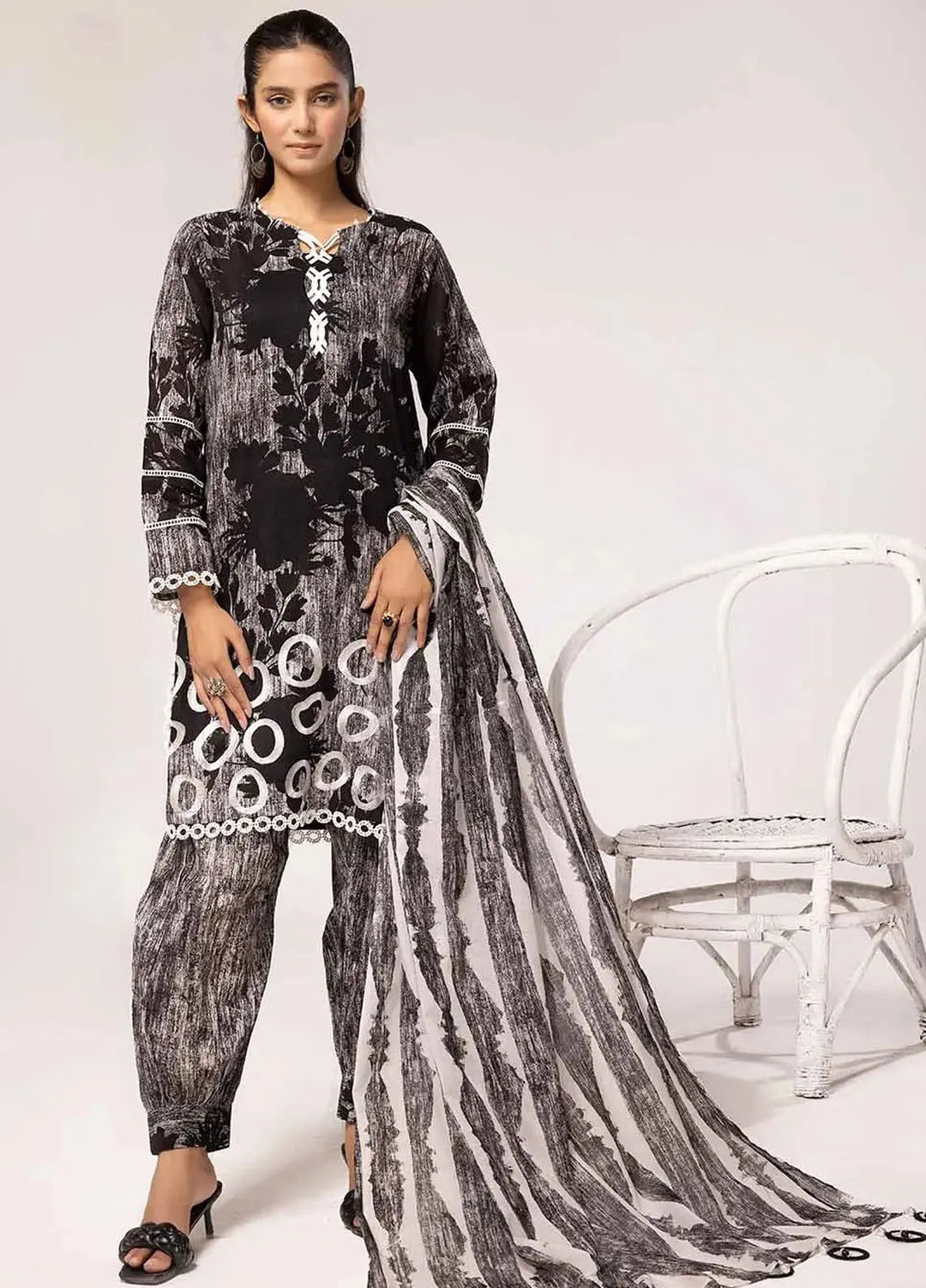 Slate By Gul Ahmed Printed Lawn Suit Unstitched 3 Piece GA24SBW B-42027 - Summer Collection