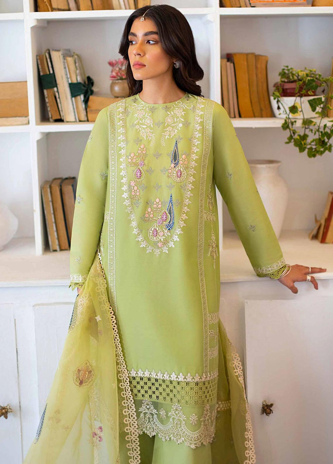 Sunehray Din By Seran Embroidered Lawn Suits Unstitched 3 Piece SRN23SD D-09 Nilofar - Festive Collection