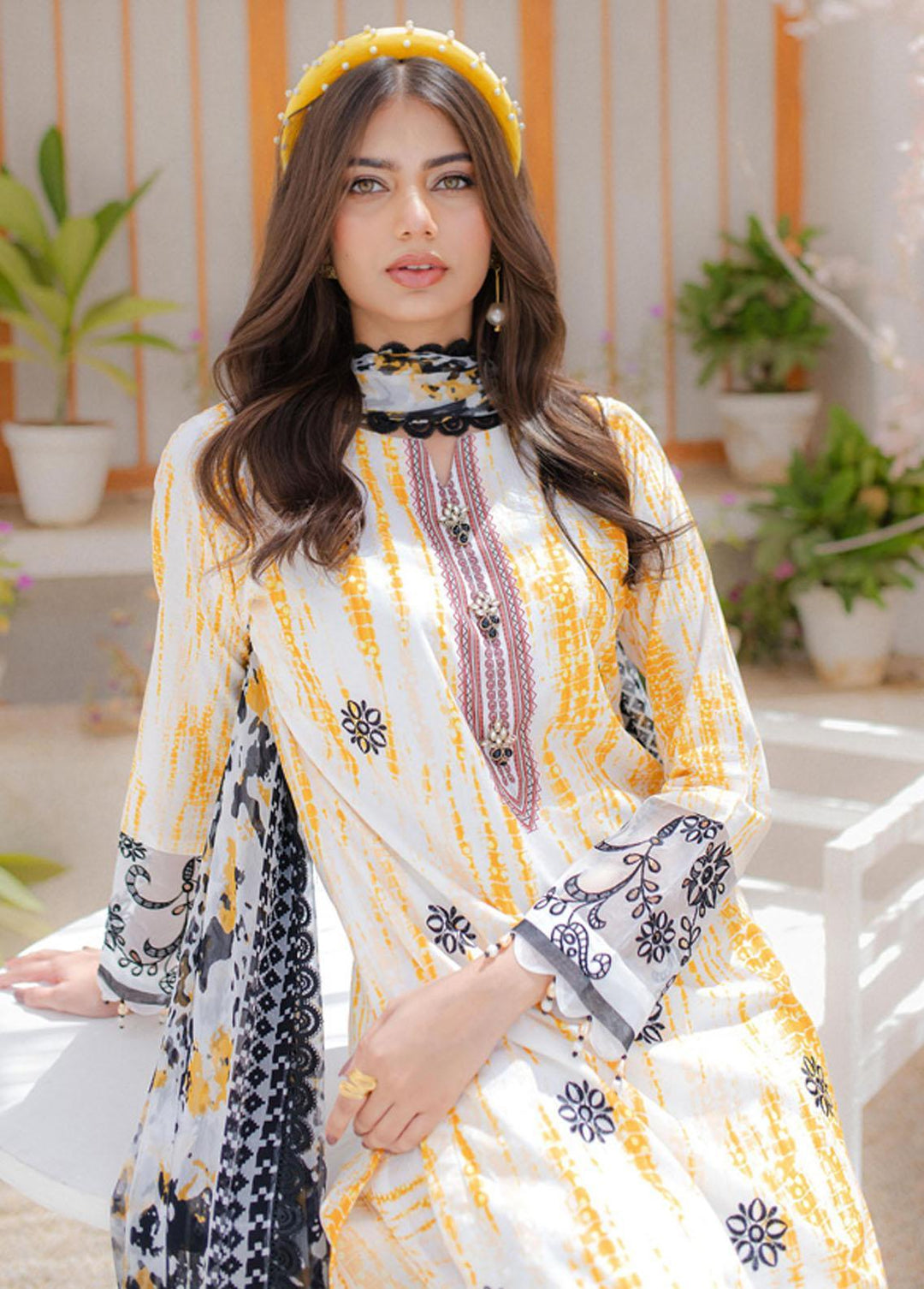 Sunshine Bloom By Al Zohaib Embroidered Cambric Suits Unstitched 3 Piece AZ23PK 06 - Winter Collection