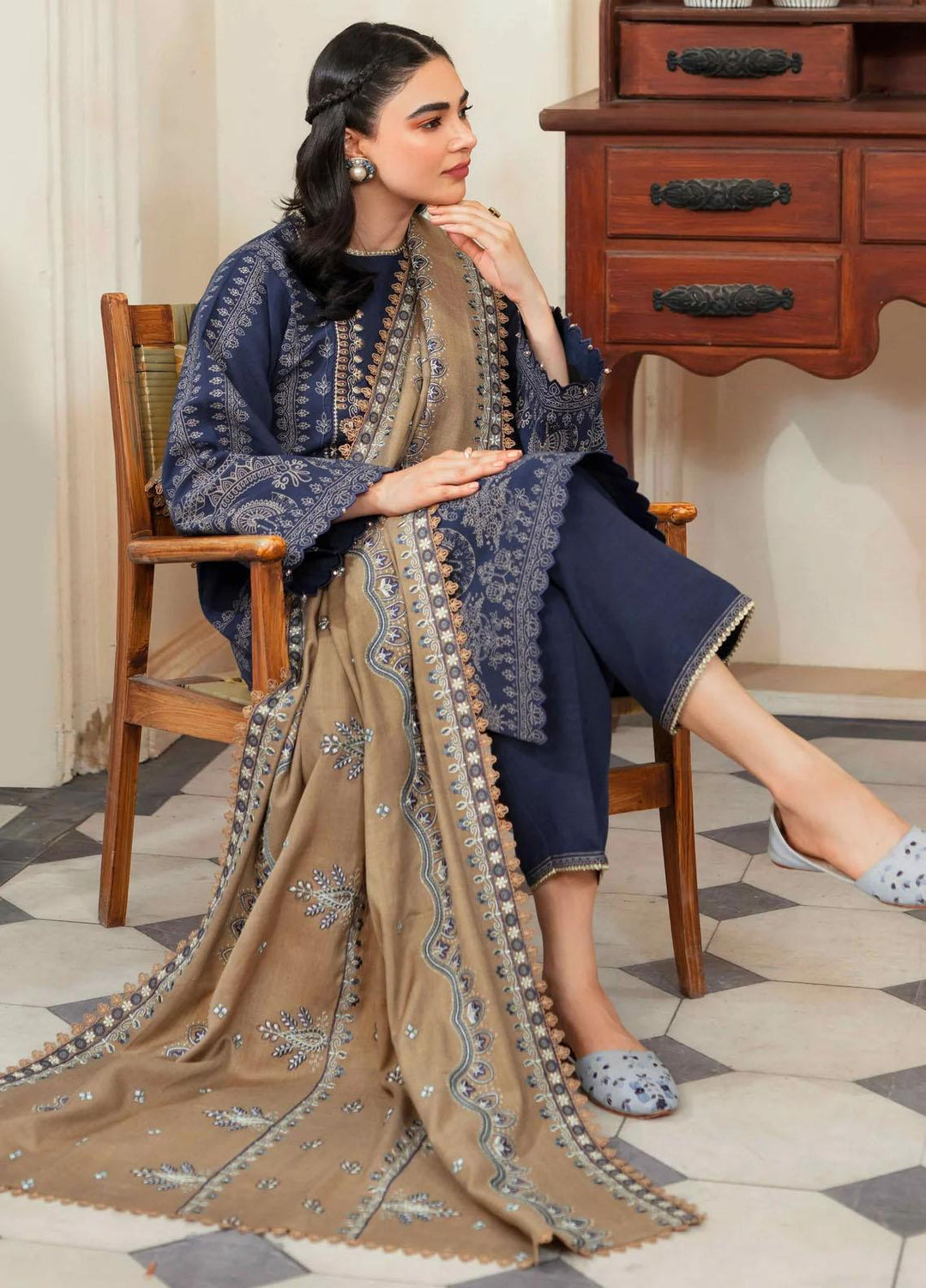 Taabeer By Seran Embroidered Khaddar Suits Unstitched 3 Piece SRN23T Riwayat - Luxury Collection
