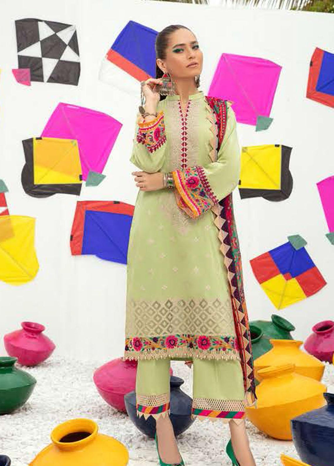 Tahra by Zainab Chottani Embroidered Lawn Suits Unstitched 3 Piece TZC21E 03 Hannah - Festive Collection