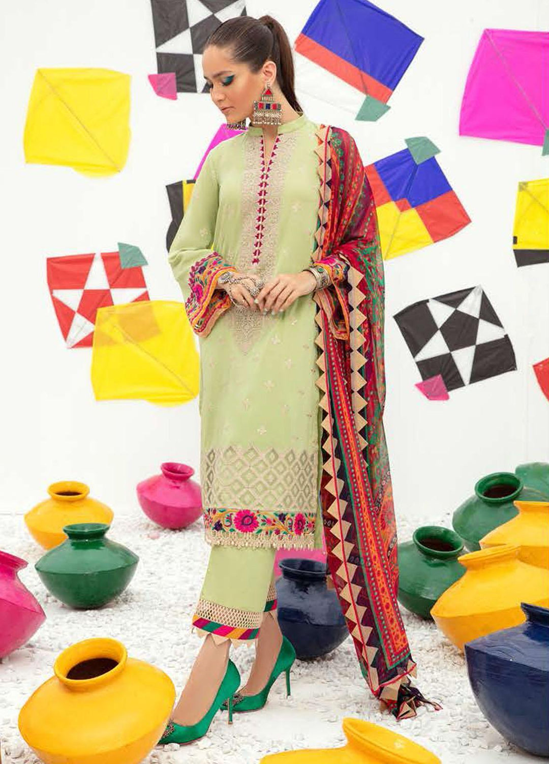 Tahra by Zainab Chottani Embroidered Lawn Suits Unstitched 3 Piece TZC21E 03 Hannah - Festive Collection