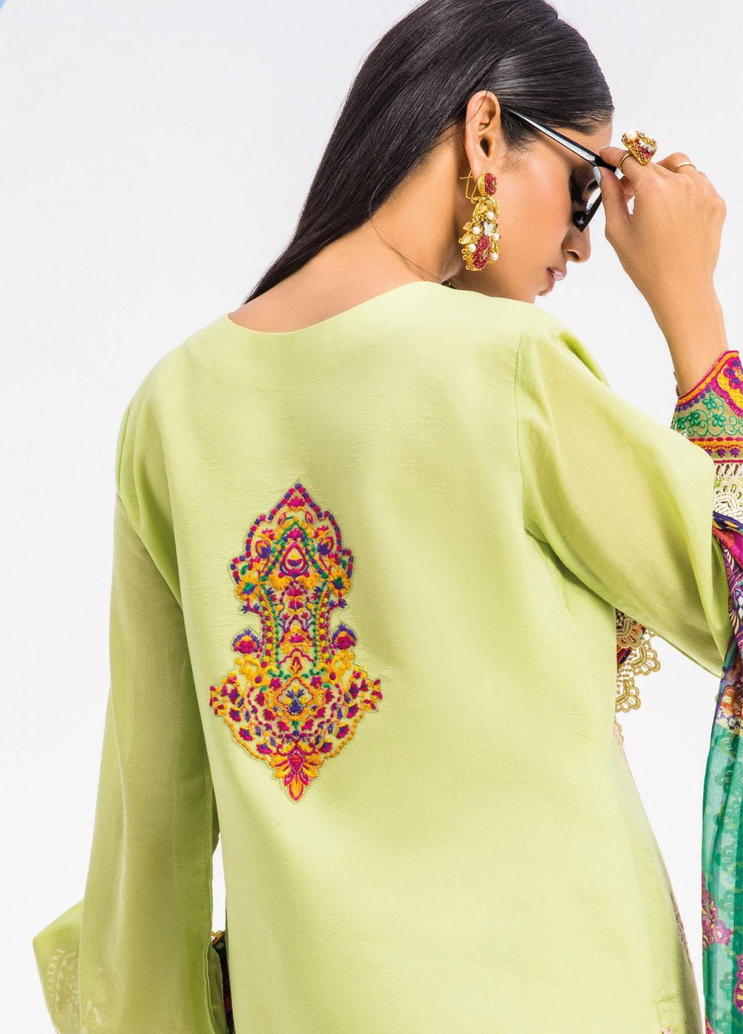 Tahra By Zainab Chottani Embroidered Lawn Suits Unstitched 3 Piece TZC22E 02 Green Meadow - Eid Collection