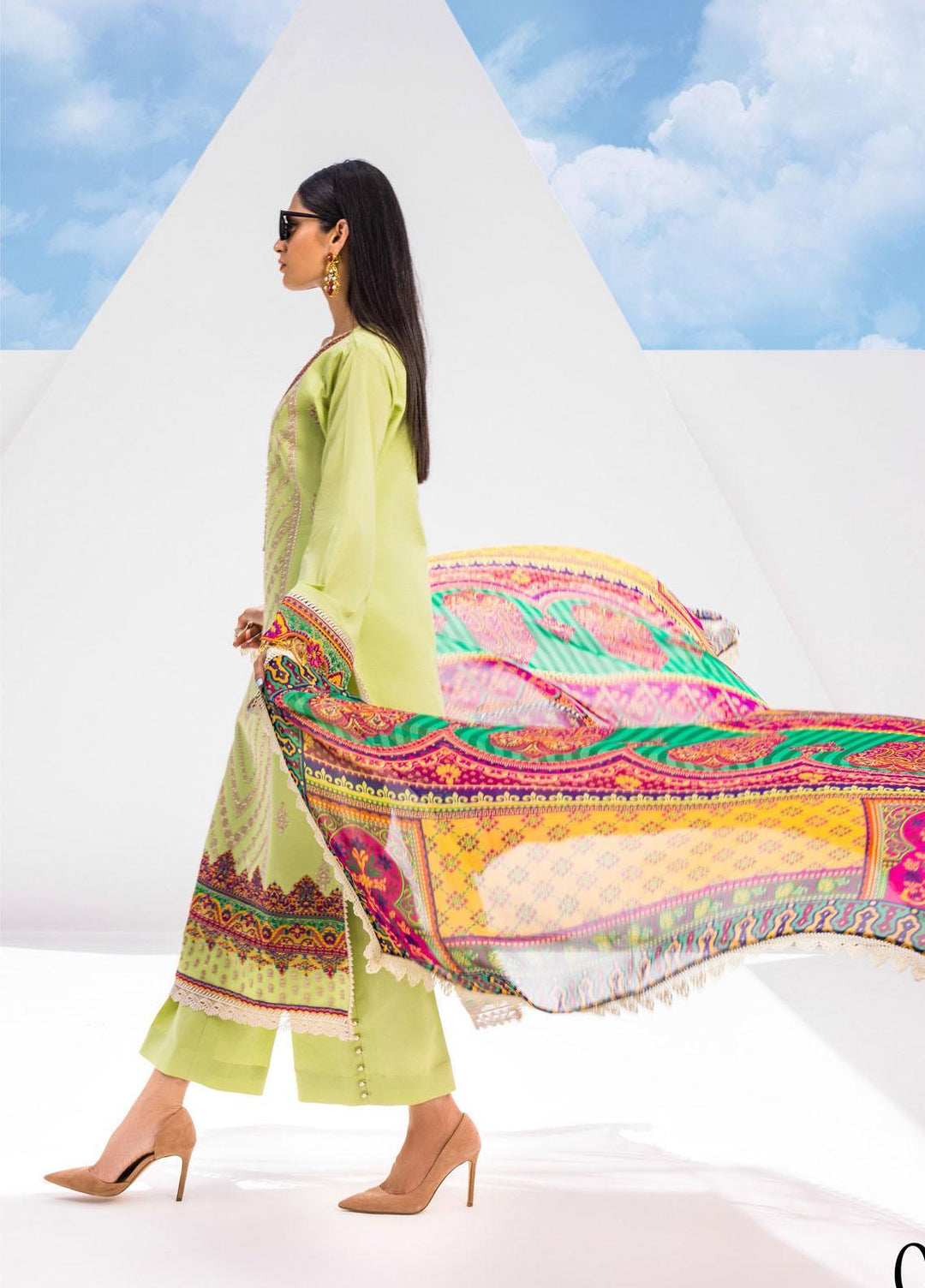 Tahra By Zainab Chottani Embroidered Lawn Suits Unstitched 3 Piece TZC22E 02 Green Meadow - Eid Collection