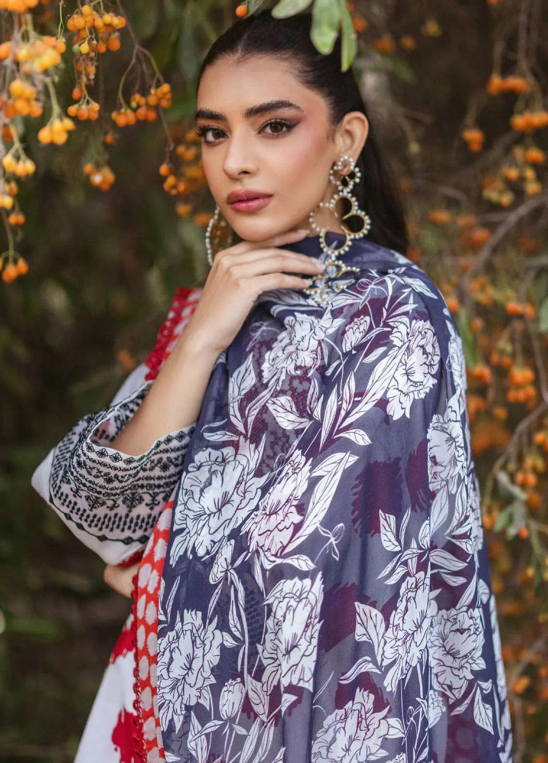 Tahra by Zainab Chottani Embroidered Lawn Suit Unstitched 3 Piece ZC24T 10A Freya - Summer Collection