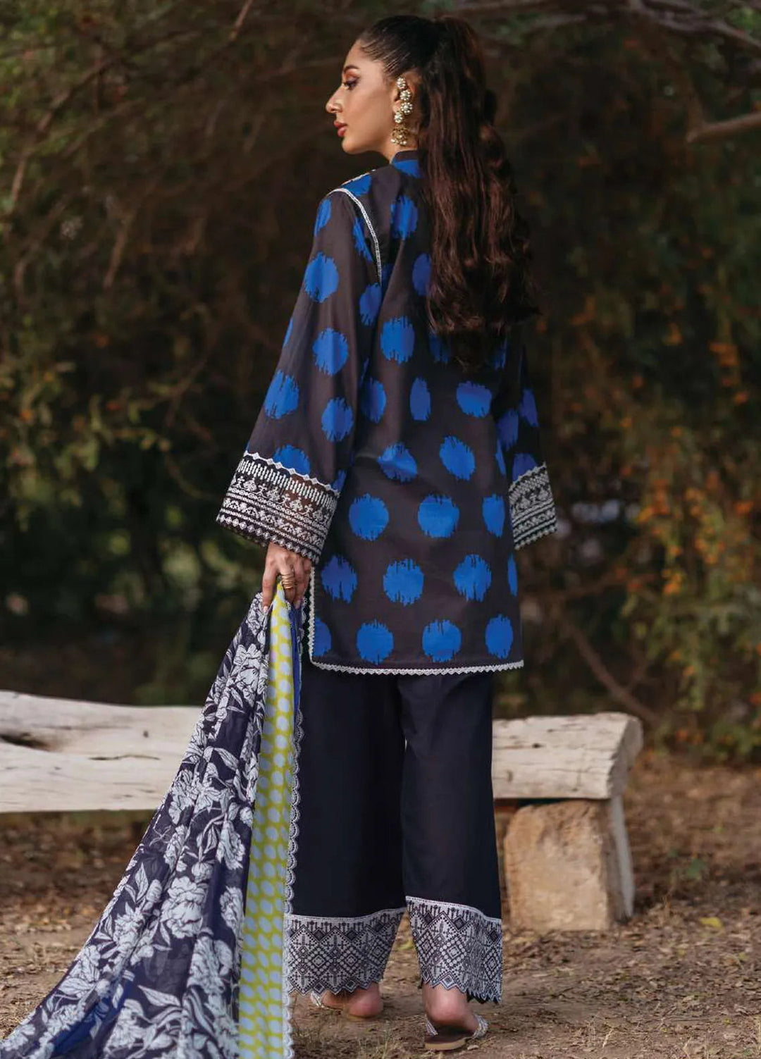 Tahra by Zainab Chottani Embroidered Lawn Suit Unstitched 3 Piece ZC24T 10B Freya - Summer Collection