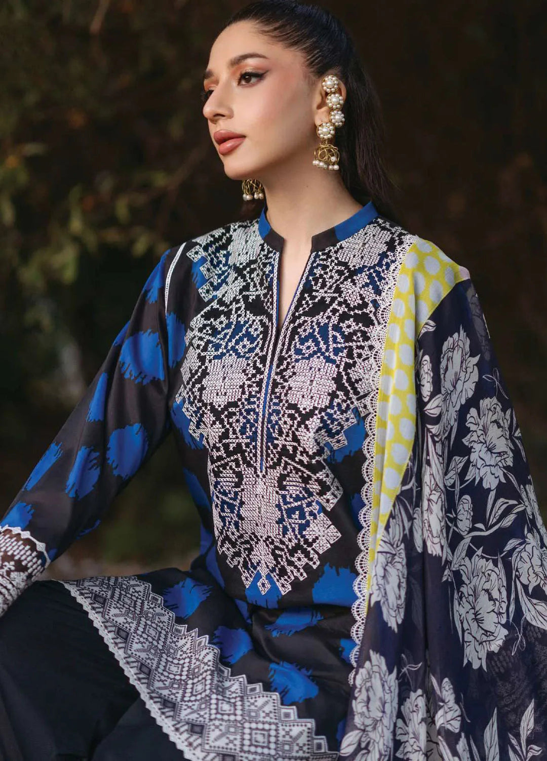 Tahra by Zainab Chottani Embroidered Lawn Suit Unstitched 3 Piece ZC24T 10B Freya - Summer Collection