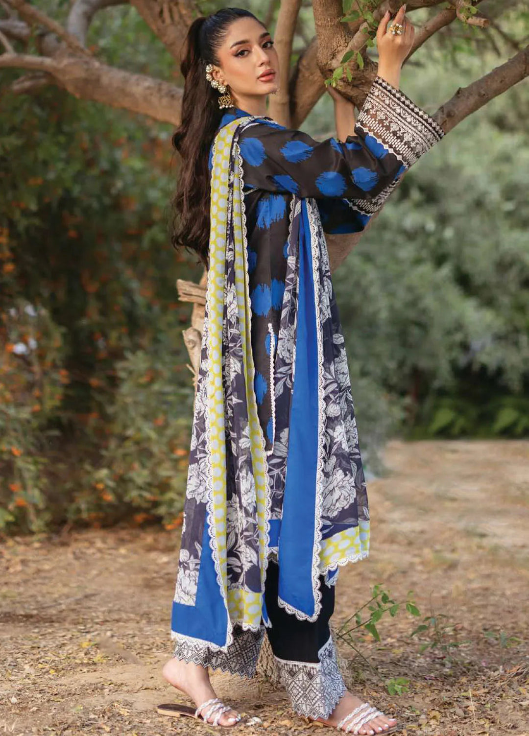 Tahra by Zainab Chottani Embroidered Lawn Suit Unstitched 3 Piece ZC24T 10B Freya - Summer Collection