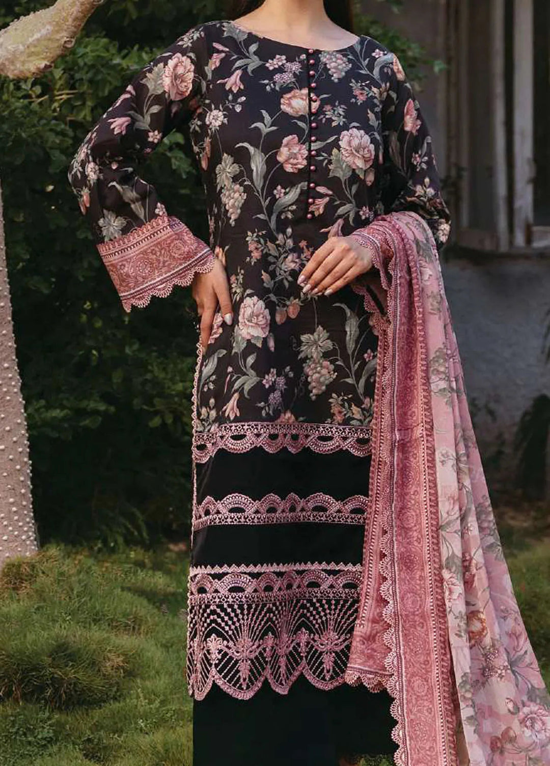 Tahra by Zainab Chottani Embroidered Lawn Suit Unstitched 3 Piece ZC24T 1A Ryma - Summer Collection