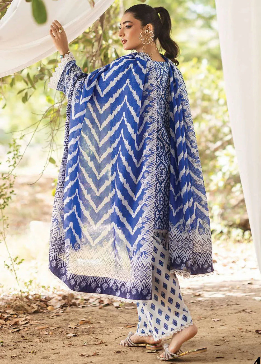 Tahra by Zainab Chottani Embroidered Lawn Suit Unstitched 3 Piece ZC24T 4A Leena - Summer Collection