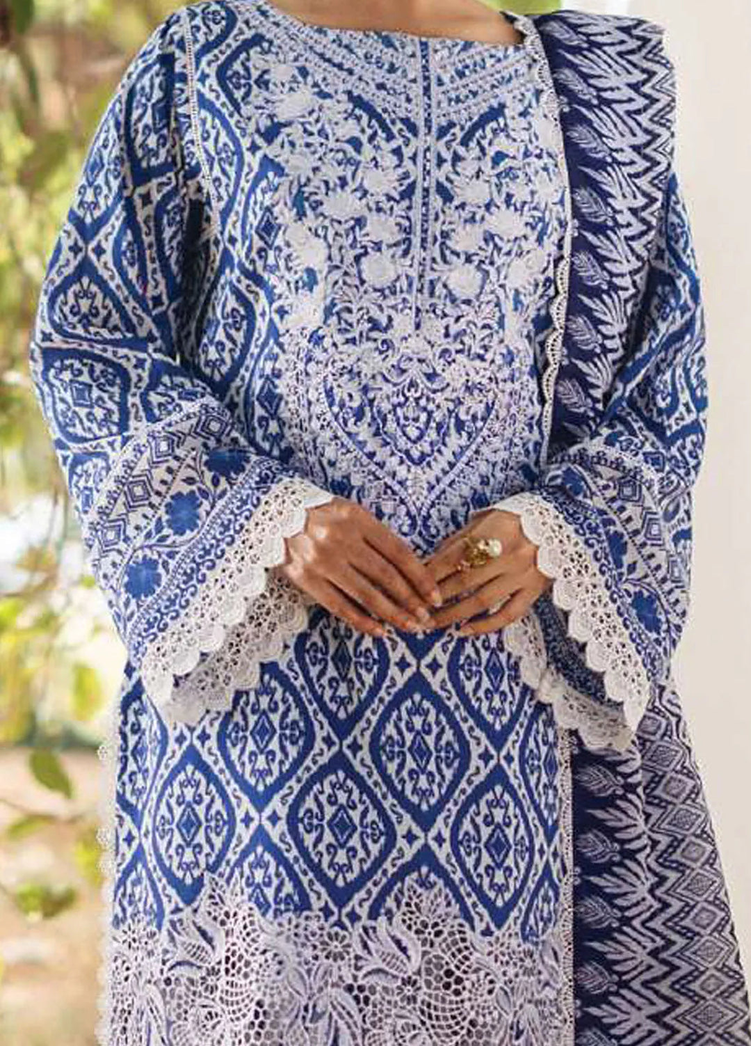 Tahra by Zainab Chottani Embroidered Lawn Suit Unstitched 3 Piece ZC24T 4A Leena - Summer Collection