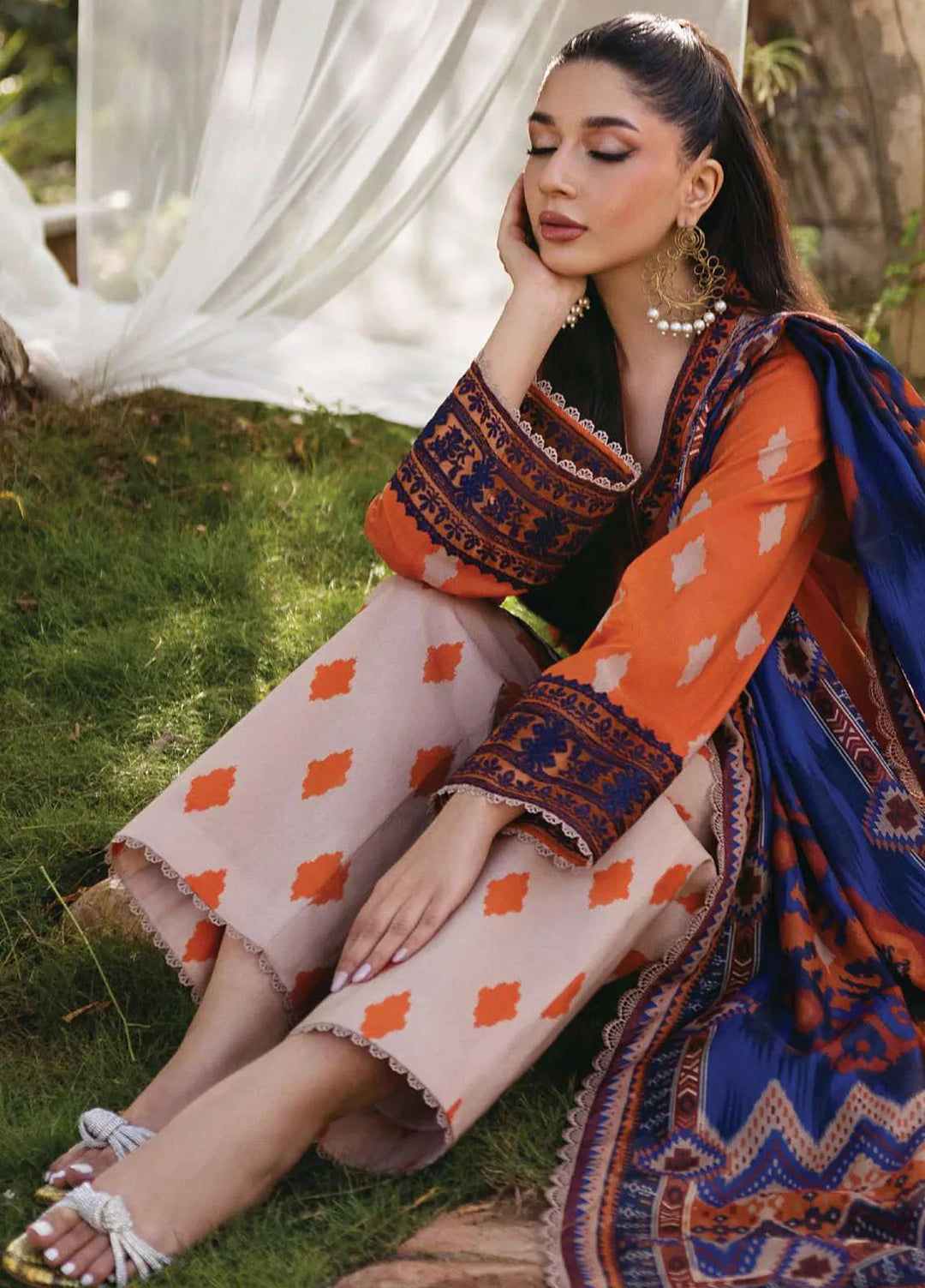 Tahra by Zainab Chottani Embroidered Lawn Suit Unstitched 3 Piece ZC24T 8A Liza - Summer Collection