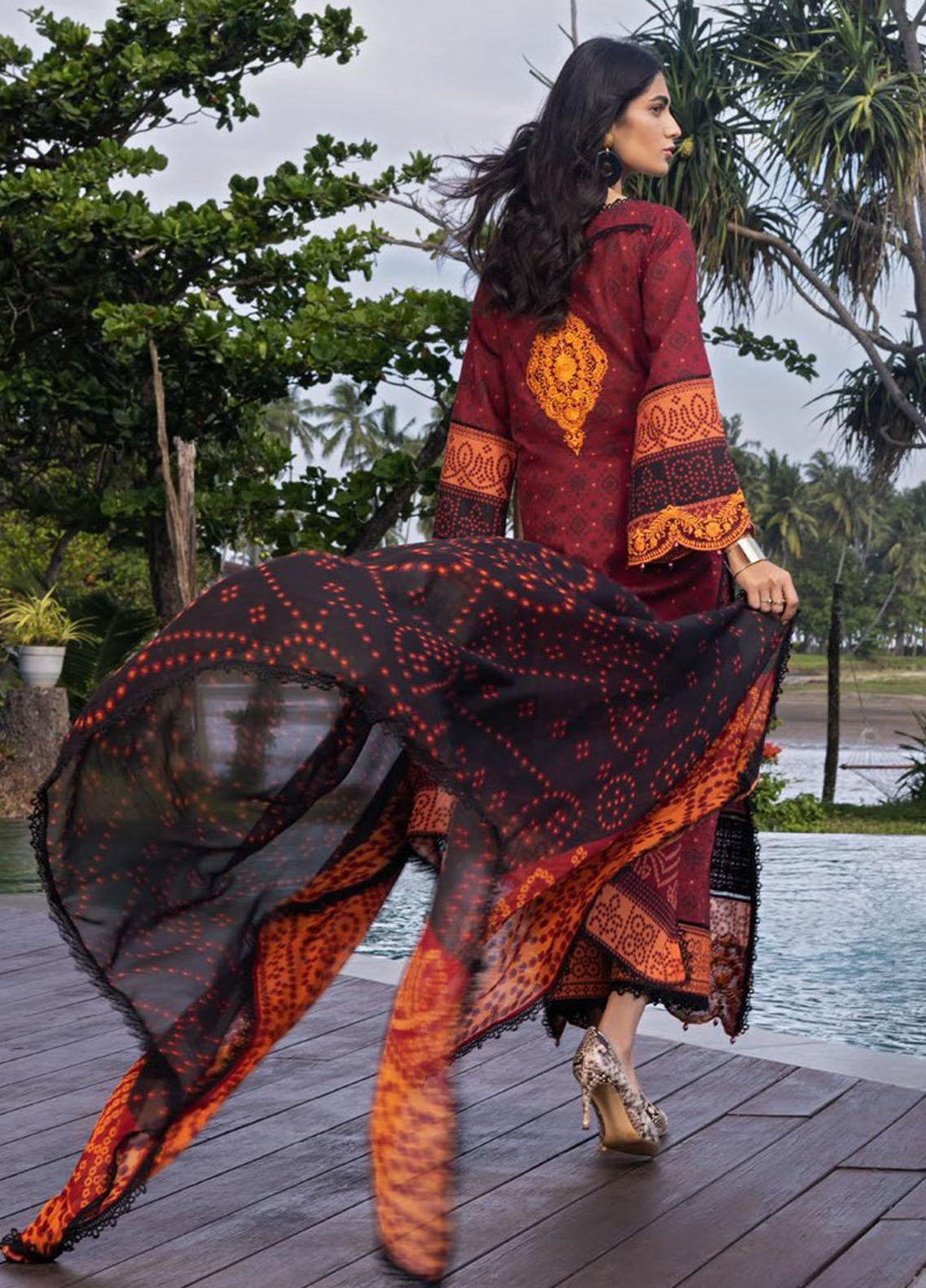 Tahra By Zainab Chottani Embroidered Lawn Suits Unstitched 3 Piece TZC22SS CHUNRI FUSION 9A - Spring / Summer Collection