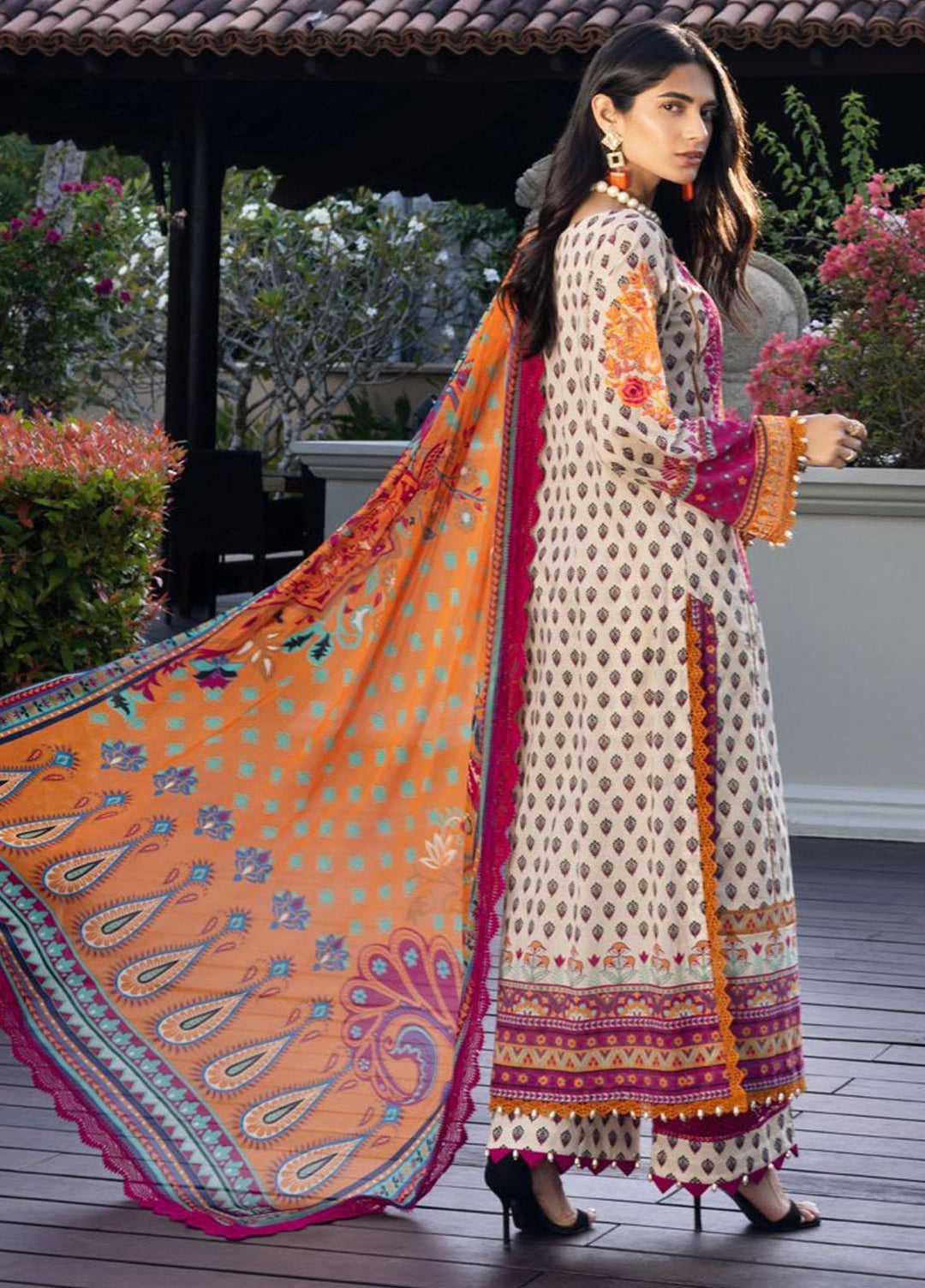 Tahra By Zainab Chottani Embroidered Lawn Suits Unstitched 3 Piece TZC22SS ETHNIC BLAZE 5B - Spring / Summer Collection