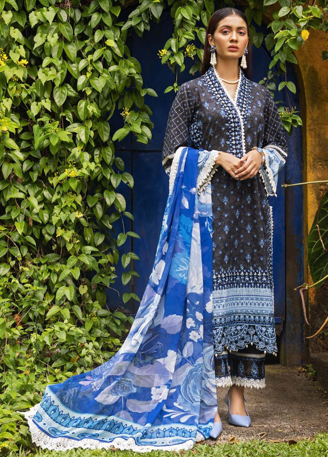 Tahra By Zainab Chottani Embroidered Lawn Suits Unstitched 3 Piece TZC22SS WILD LILY 8A - Spring / Summer Collection