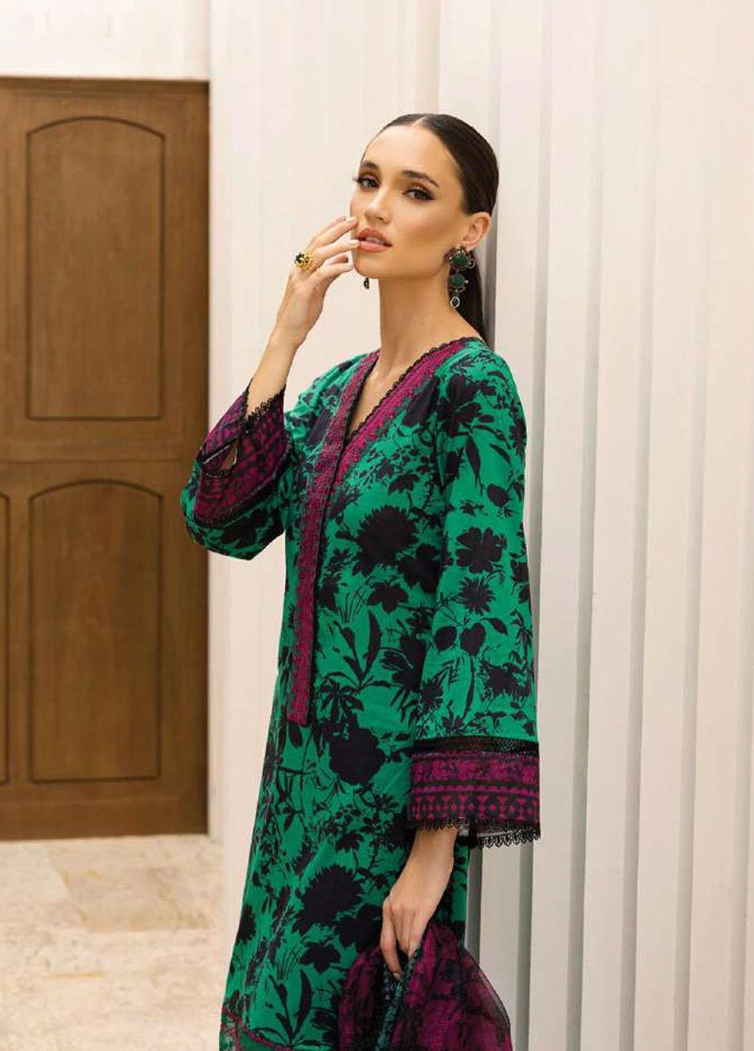 Tahra By Zainab Chottani Embroidered Lawn Suits Unstitched 3 Piece TZC23L Mysti Peony 5A - Summer Collection