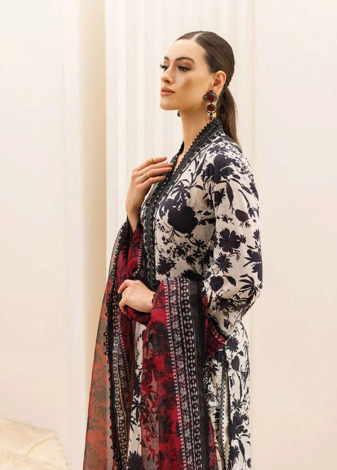 Tahra By Zainab Chottani Embroidered Lawn Suits Unstitched 3 Piece TZC23L Mysti Peony 5B - Summer Collection