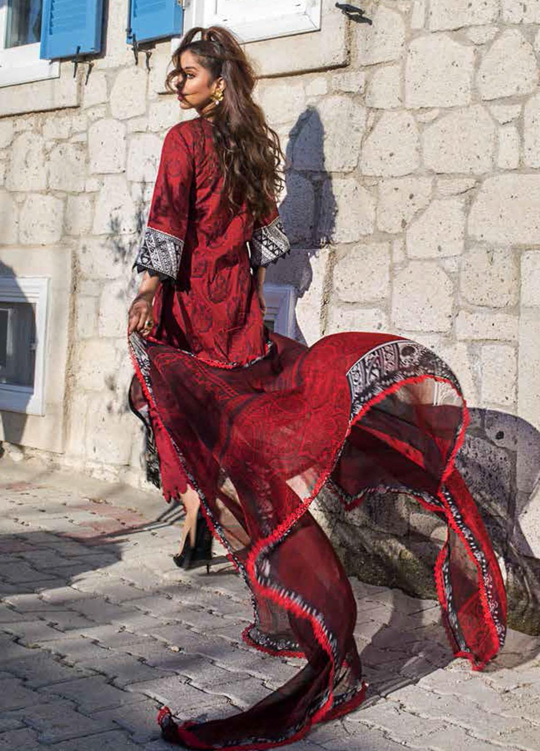 Tahra by Zainab Chottani Embroidered Lawn Suits Unstitched 3 Piece TZC21L 7B STUNNER NUMBER - Summer Collection