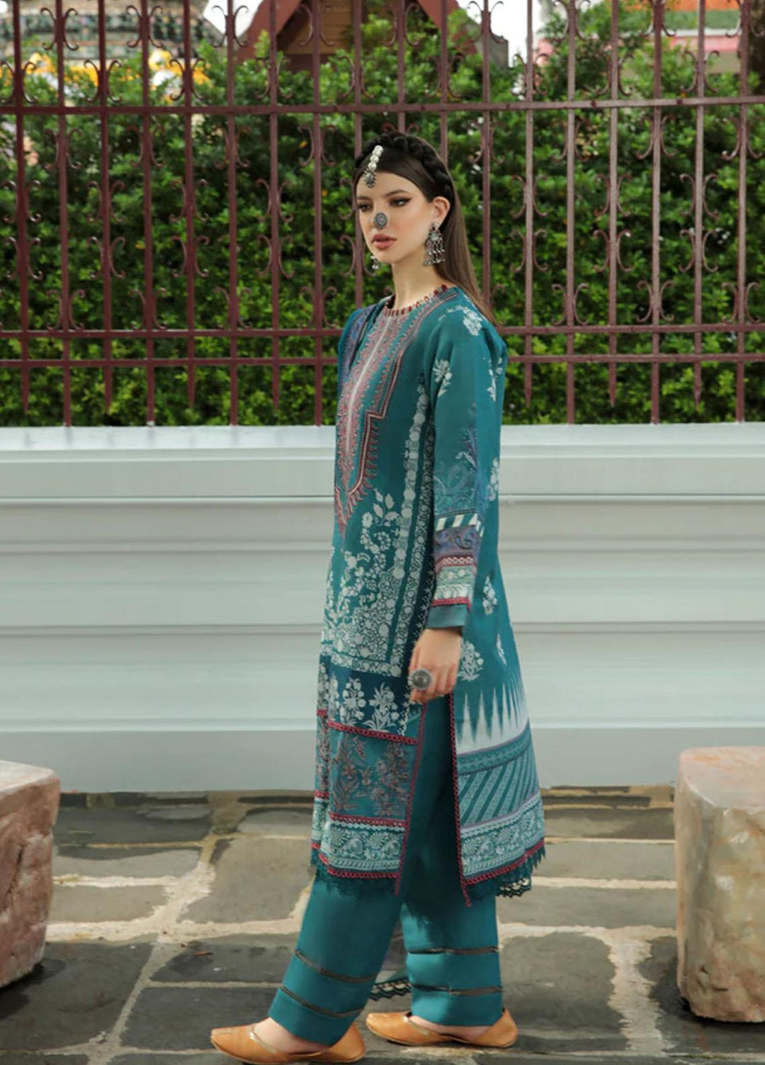 Tassawur By Florent Embroidered Karandi Suits Unstitched 3 Piece FL22T FL-4A - Winter Collection