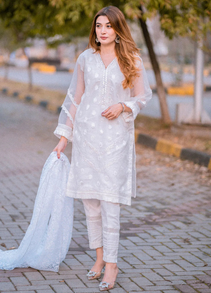 Tassawur Pret Embroidered Organza 3 Piece Suit Atrium White