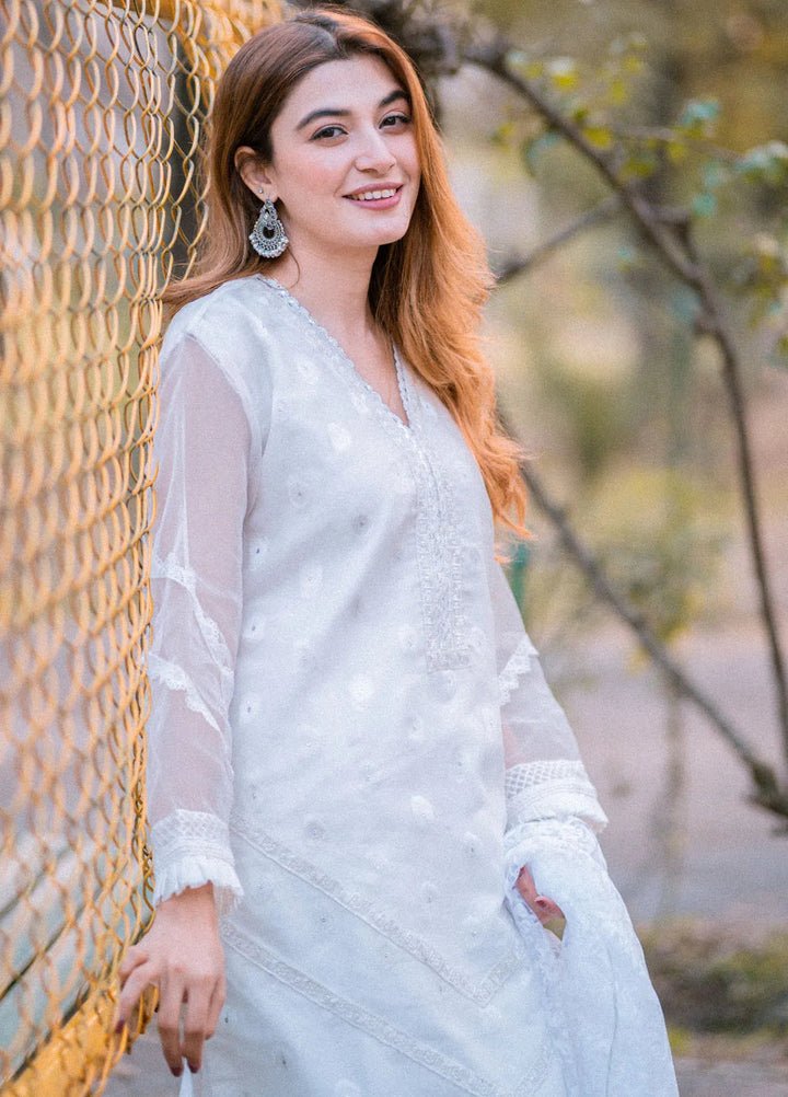 Tassawur Pret Embroidered Organza 3 Piece Suit Atrium White