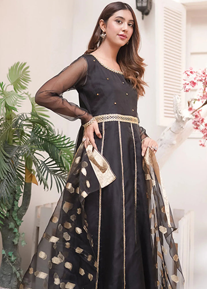Tassawur Pret Embroidered Organza 3 Piece Suit Mahjabeen